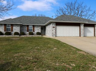 827 S Mark St, Willard, MO 65781