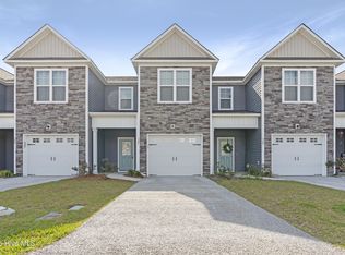 327 S Stingray Ln, Sneads Ferry, NC 28460