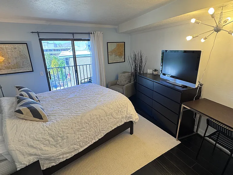 245 N Vine St #407 — Photo 17