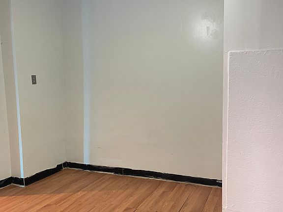 5th image of 745 Porter St Floor 1