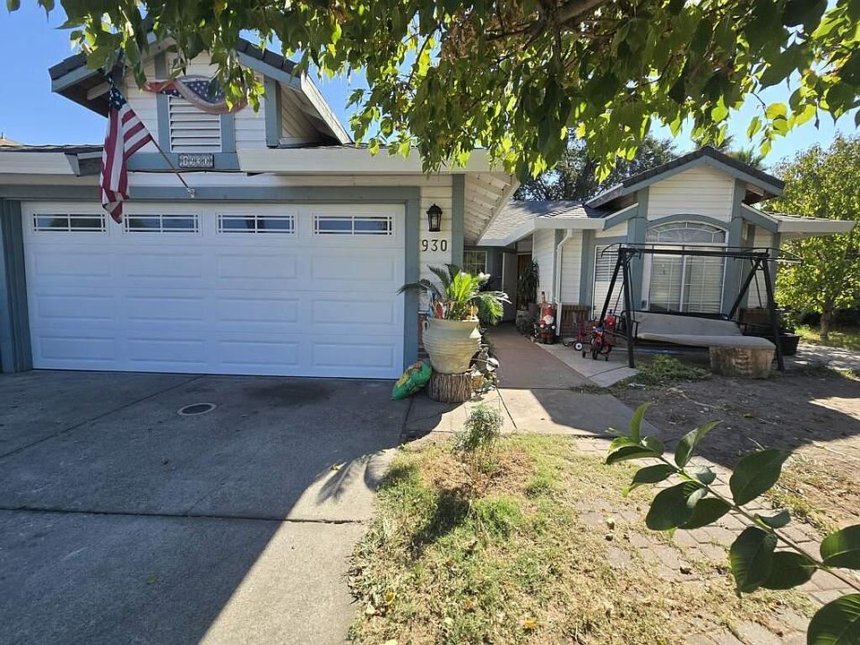 2nd image of 930 Bell Ave