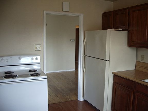 2nd image of 26800 Eldridge Ave