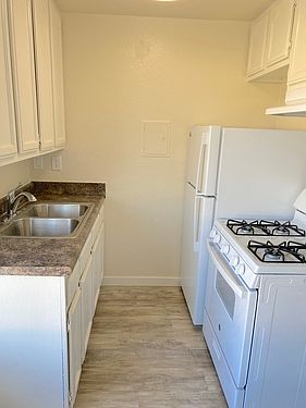 2nd image of 11450 Calvert St APT 32