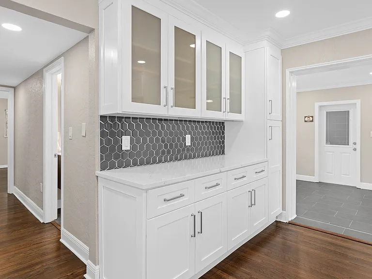 400 E Grant St — Photo 11