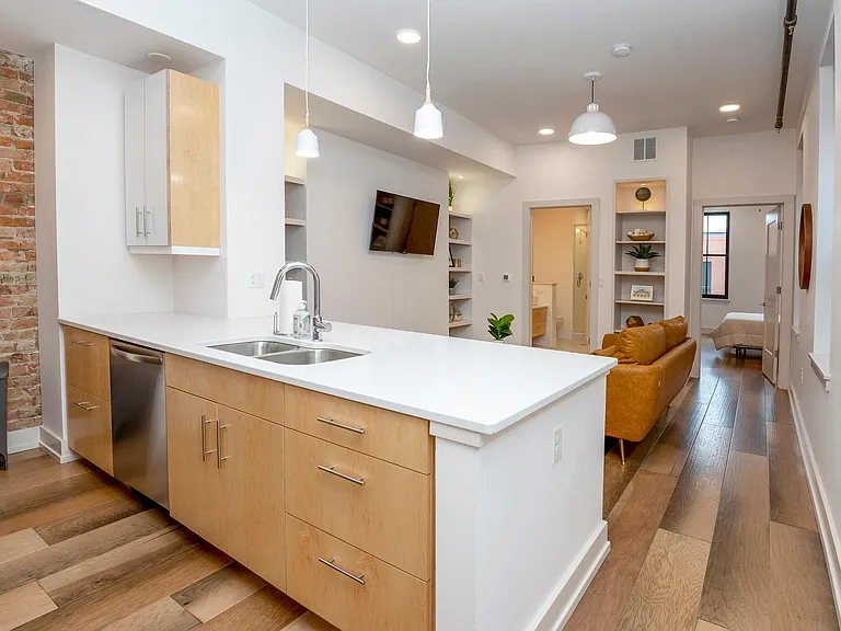 1508 Race St #3R — Photo 7