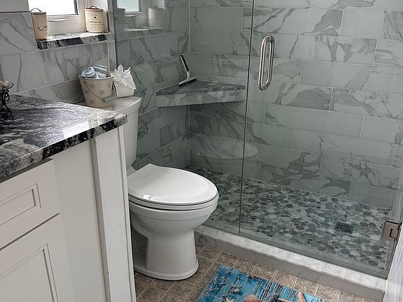 3rd image of 584 Bay Esplanade APT 3