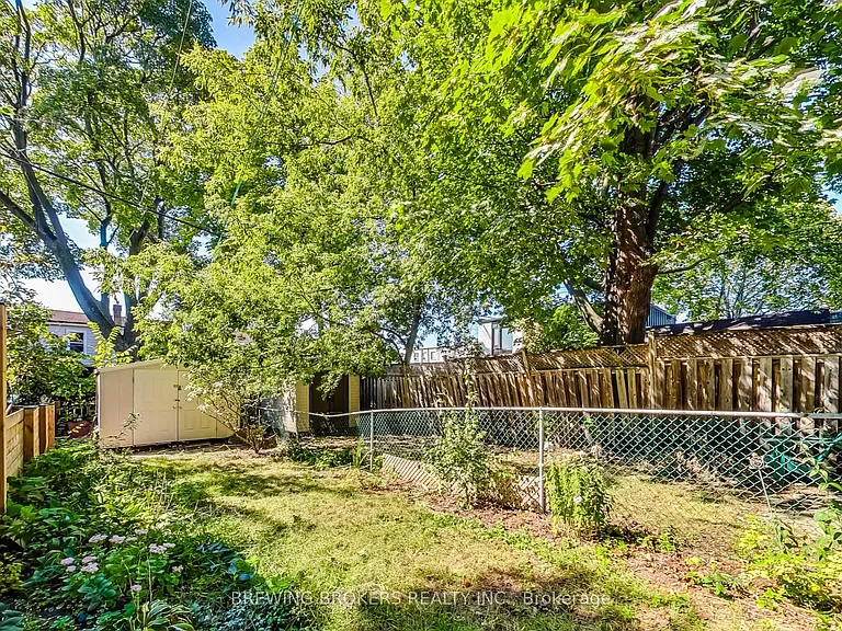 98 Moberly Ave — Photo 28