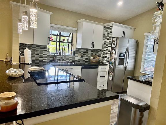 4th image of 8053 Springtree Rd #8053