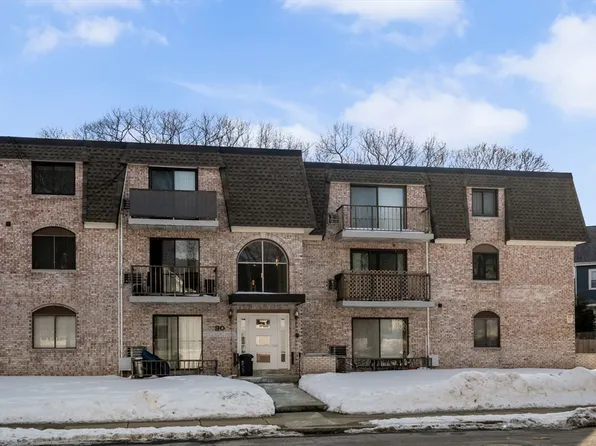 90 High St APT 309, Dedham, MA 02026