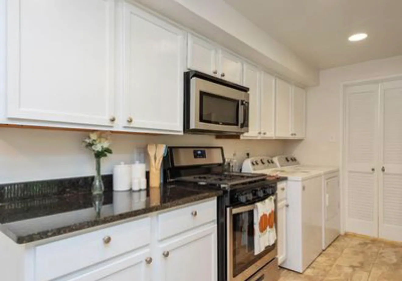 10250 Prince Pl — Photo 4