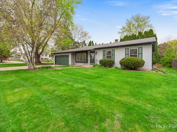 5210 Abbey Dr, McHenry, IL 60050