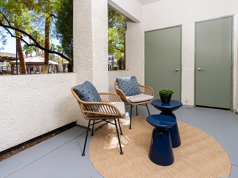Alicante Apartments — Photo 38
