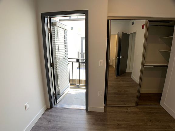 2nd image of 14645 Vanowen St #201