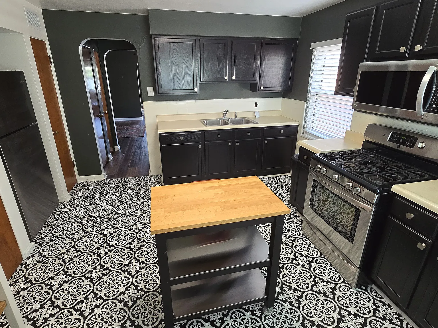 4026 Oleatha Ave — Photo 1