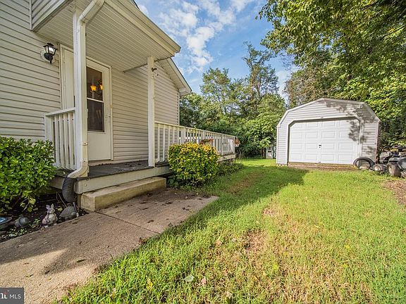 3rd image of 25931 Shenandoah Dr