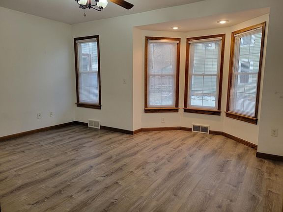 2nd image of 114 S 4th St