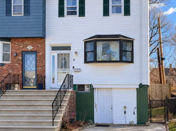 8 Ralston Rd, Hyde Park, MA 02136