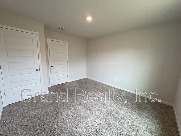 9330 Tara Cir — Photo 15