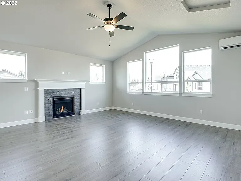 2913 NW Onsdorff Blvd — Photo 3