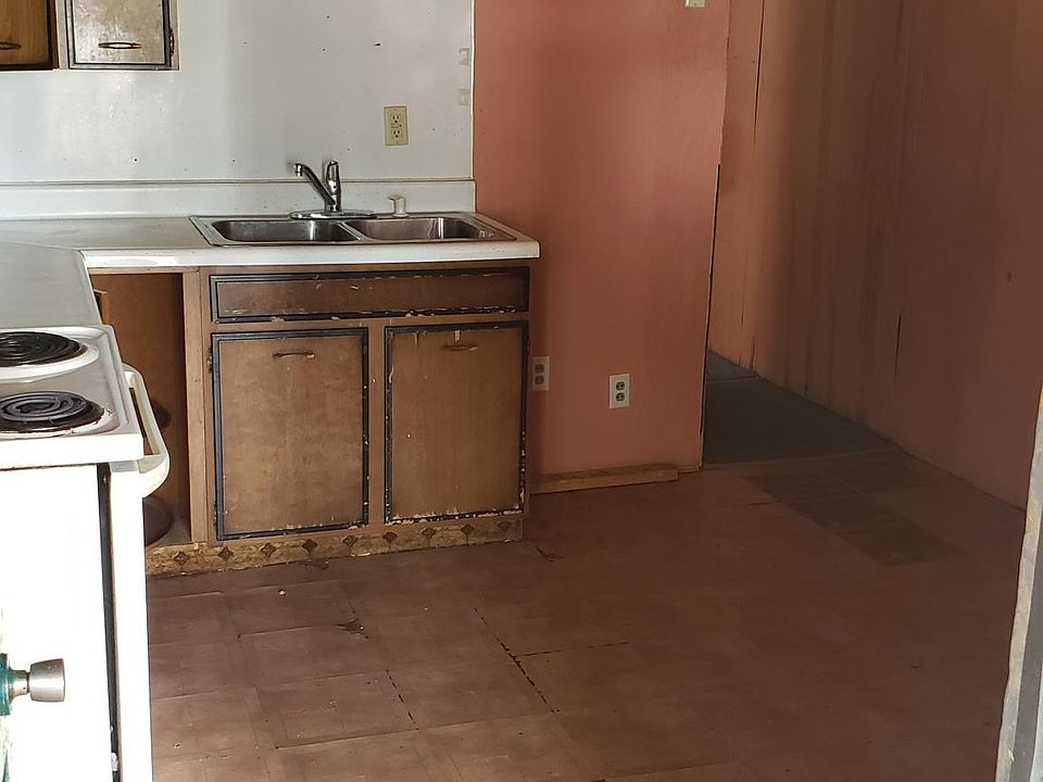 2nd image of 13 S 2nd St #2