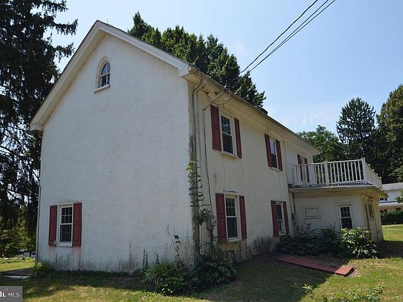 3rd image of 470 Rose Hill Rd