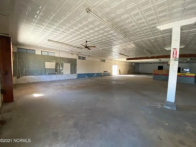 4392 Lee St #1 — Photo 14