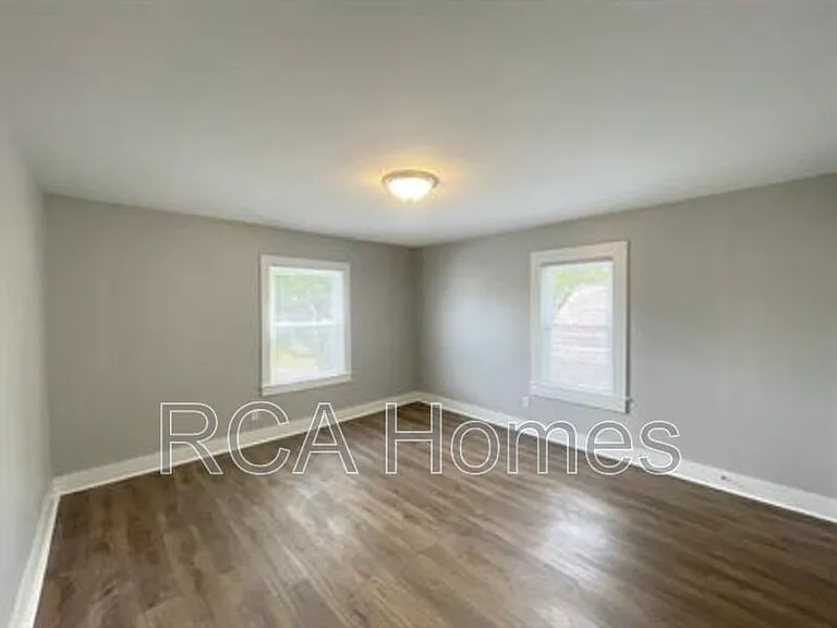 1036 Nelson Ave — Photo 10