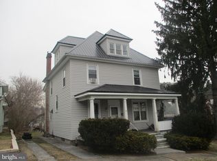19 W 2nd St, Everett, PA 15537