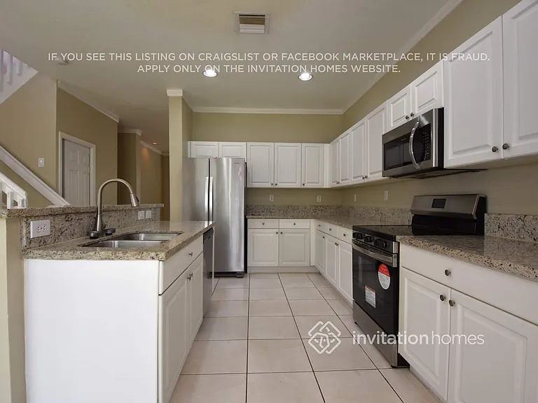 18710 SW 25th Ct — Photo 8