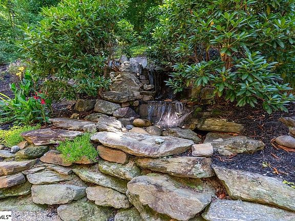 4th image of 921 High Knoll Way