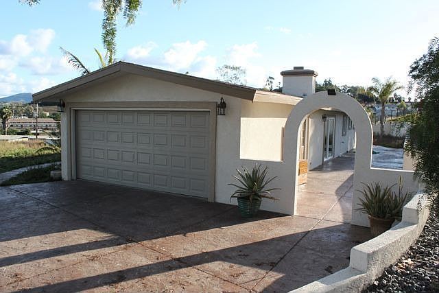 1st image of 2213 Primrose Ave