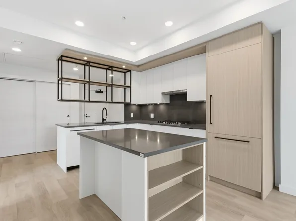2268 Broadway E #202, Vancouver, BC V6K 0B2