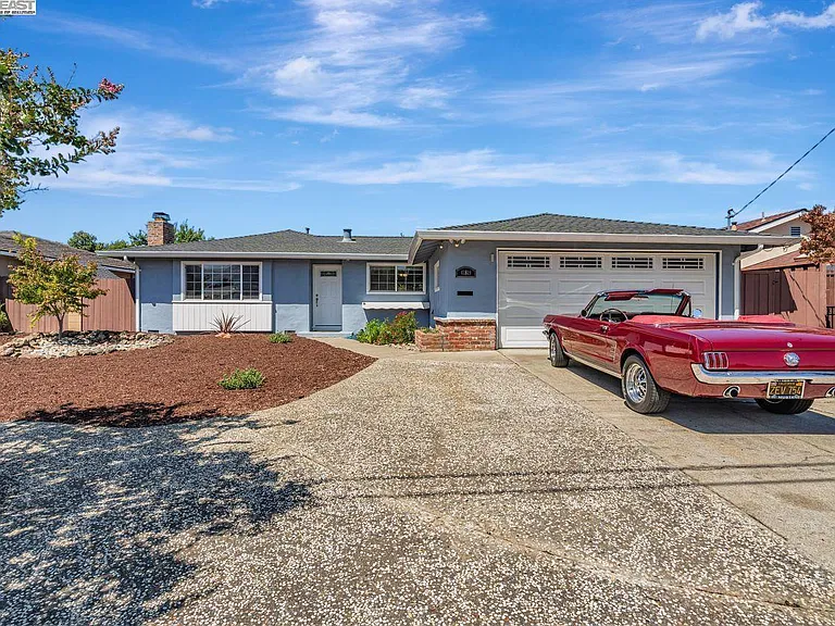 41819 Mahoney St — Photo 32