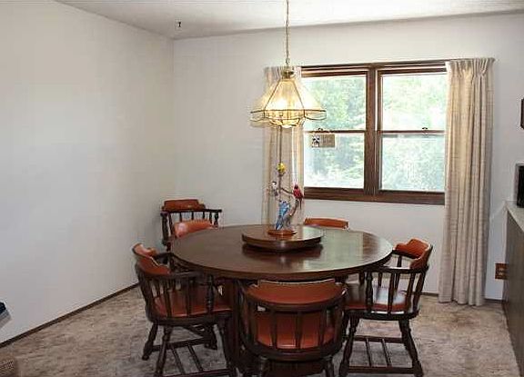 3rd image of 2025 Chelsea Dr