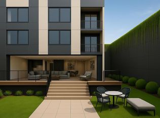 100 S 10a St NW #306, Calgary, AB T2N4T3