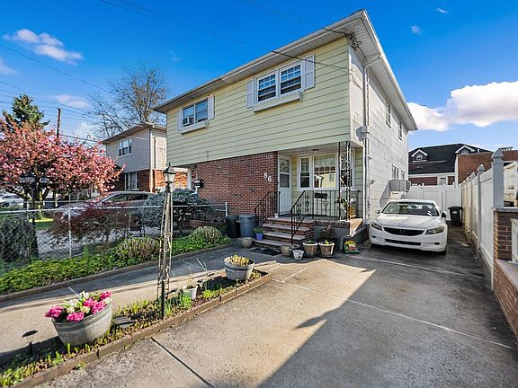 2nd image of 86 Oneida Ave
