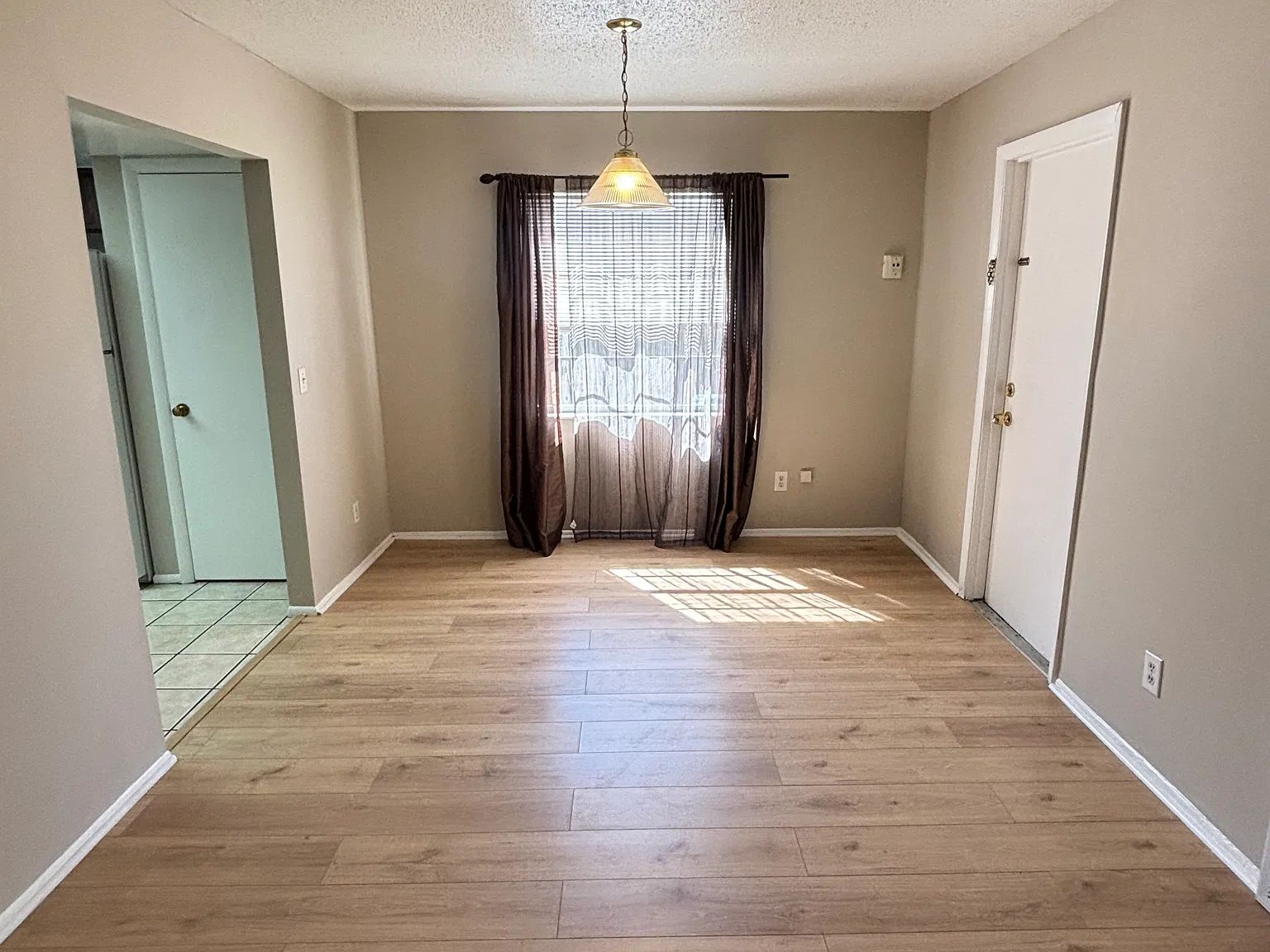 3 bed, 1536 sqft, $1,950 — Photo 4