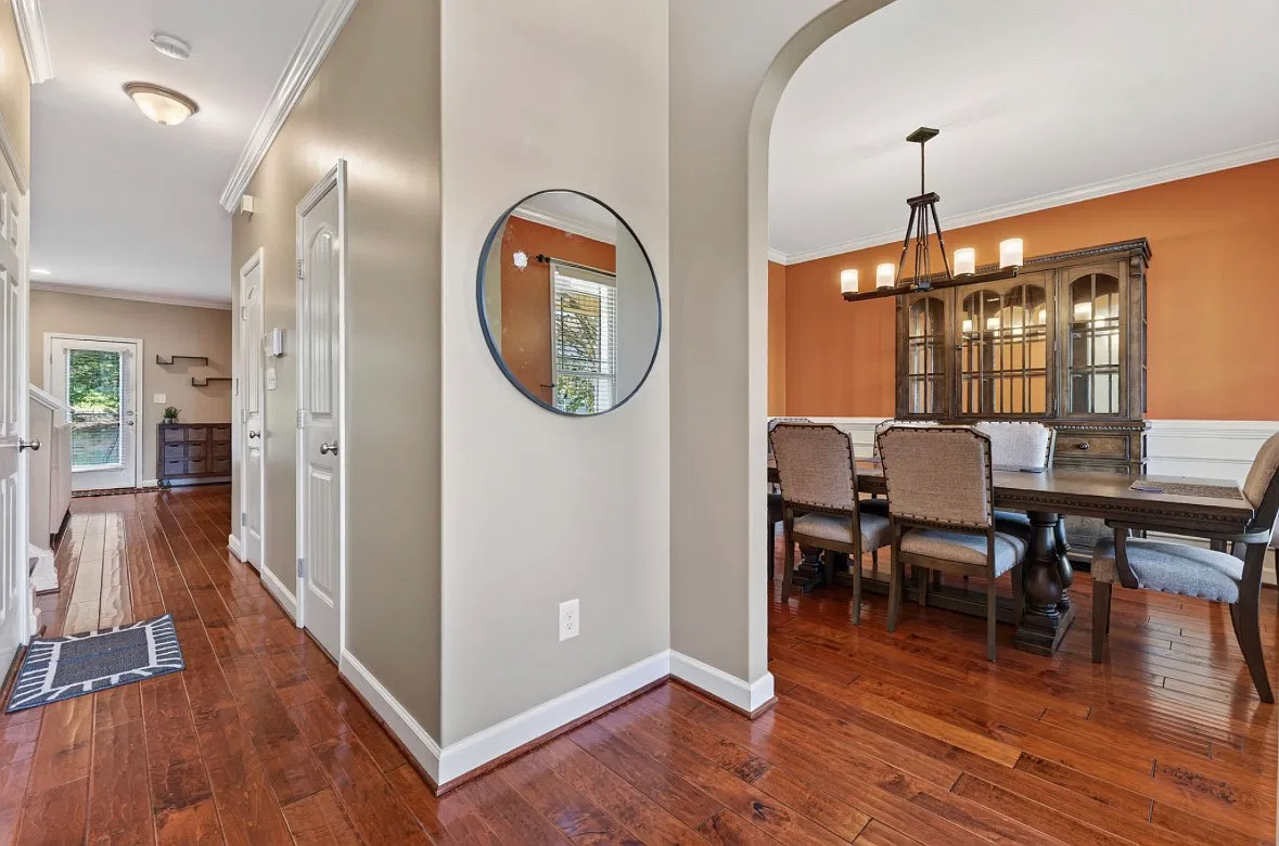 3 bed, 2570 sqft, $7,500 — Photo 4