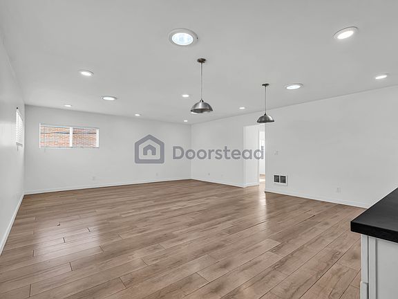 5th image of 2326 Locust Ave APT 7