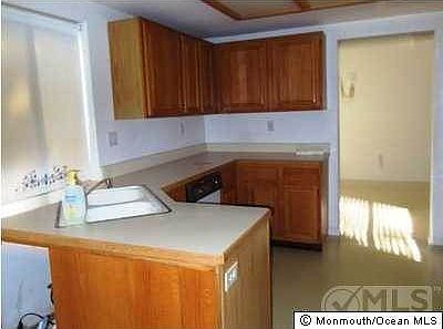 3rd image of 895A Stratford Ct