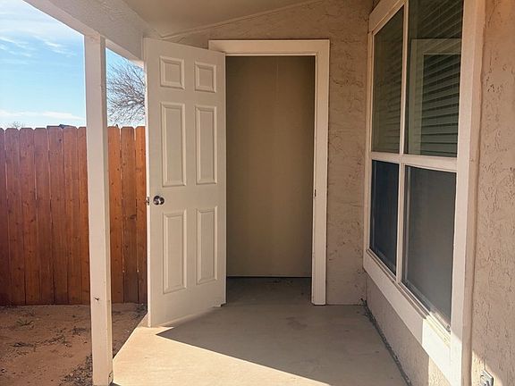 5th image of 121 N Glenwood Dr #A