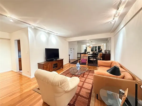 142-05 Roosevelt Ave APT 519, Flushing, NY 11354