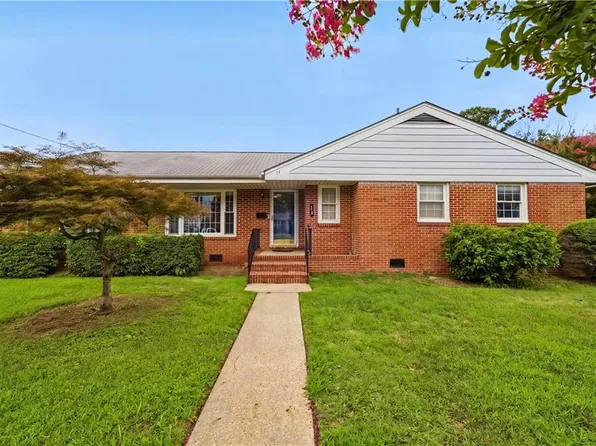 15 Hodges Dr, Hampton, VA 23666