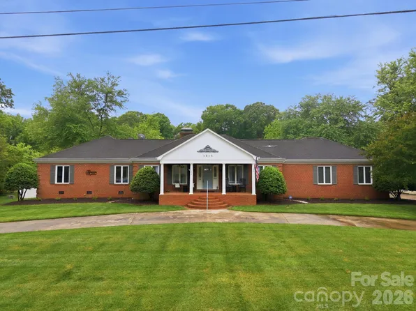 1215 Hillside Dr, Gastonia, NC 28052