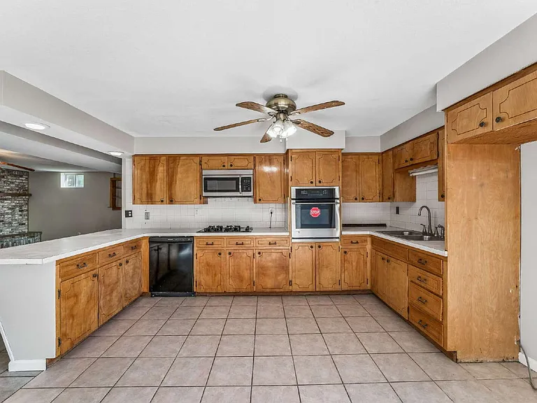 804 Pine St — Photo 13