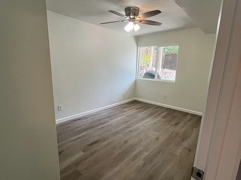 839 E Costilla St #B — Photo 4