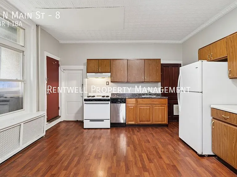6 N Main St #8 — Photo 1