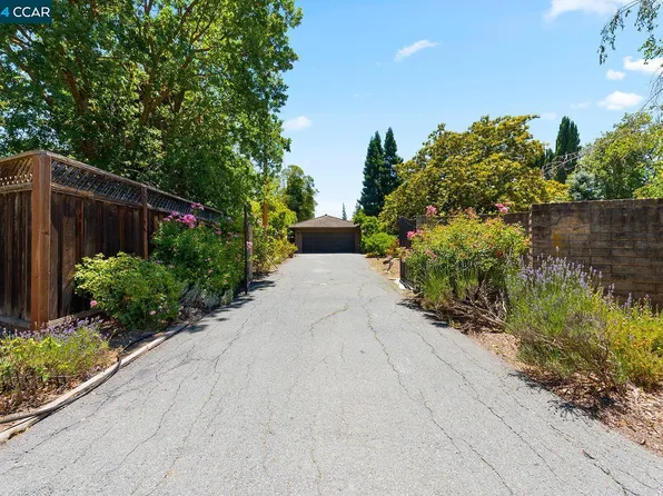 394 Laurel Dr, Danville, CA 94526