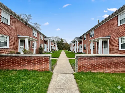 1160 Whitney Ave #E Photo 1