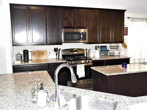3rd image of 822 Black Hawk Dr